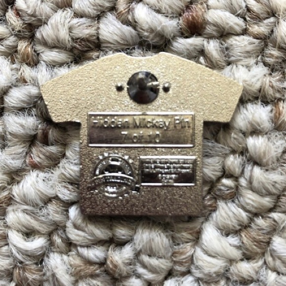 Winnie the Pooh Disney Trading Pin - Picture 2 of 2